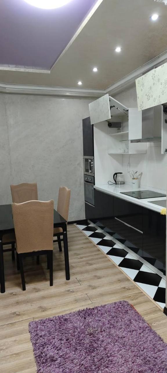 Nurly Tau 2Room Apartments Almaty Exterior photo
