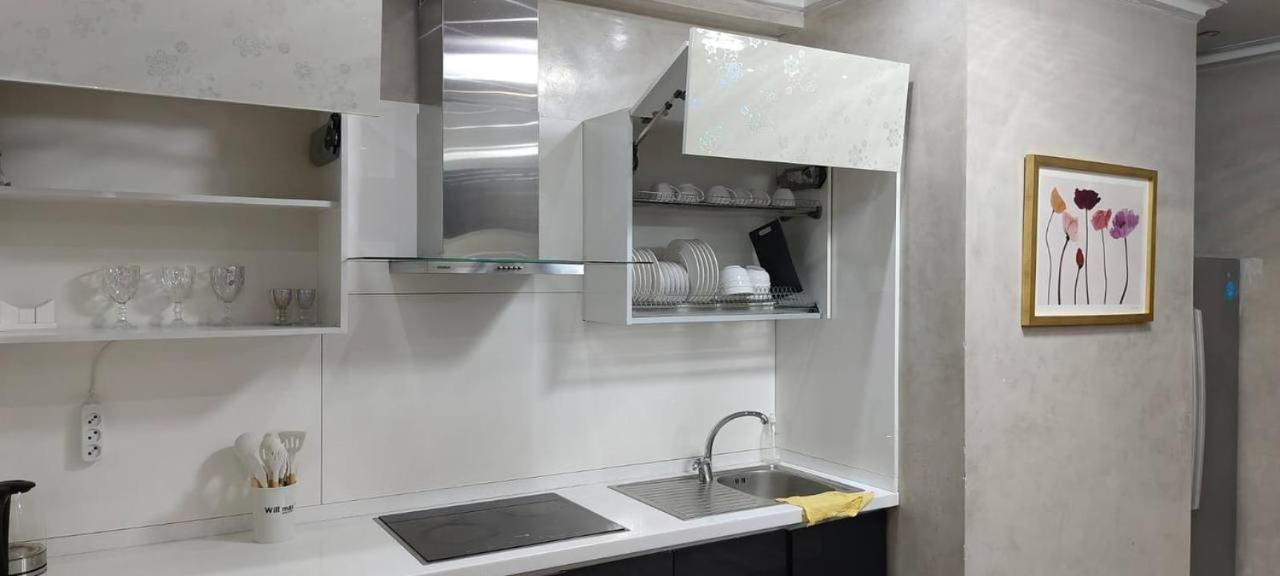 Nurly Tau 2Room Apartments Almaty Exterior photo